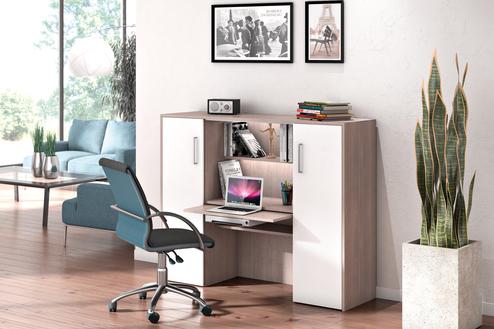 Büroecke innerhalb eines Wohnzimmers Kleine Büroecke innerhalb eines Wohnzimmers mit weißen Schranktüren und schmaler Arbeitsfläche, passend zur Wohnzimmergestaltung.